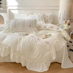 Princess style soft seersucker four-piece bedding set for girls floral bedding lace quilt cover dormitory bed sheet three-piece