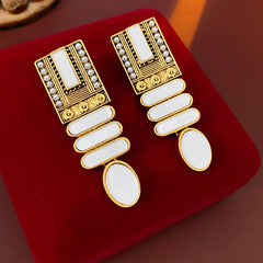 Geometric Pearl Retro Court Earrings
