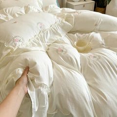 Elegant Rose Embroidery Lace Ruffles Bedding Set Skin-friendly Washed Cotton Princess Wedding Duvet Cover Bed Sheet Pillowcases