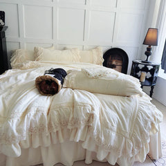 Vintage French Style Lace Ruffles Carved Velvet Wedding Bedding Set Duvet Cover Set Bed Sheet Fitted Sheet Bed Skirt Pillowcases