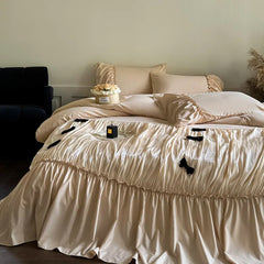 Vintage French Large Ruffles Black Bow Princess Bedding Set Duvet Cover Set Flat/Fitted Bed Sheet Pillowcases Pillowcases 4Pcs