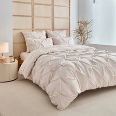 3pcs Bedding Cover .Craft twist design .Simple and superior .Soft and comfortable fabric .Suitable men and women bedroom decoration