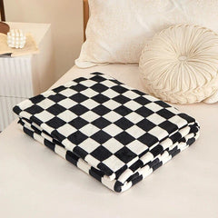 Flannel Blanket for Bedroom Soft Air Conditioning Blankets Checkerboard Elements Sofa Blanket Portable Nap Shawl Towel
