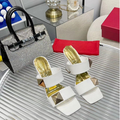 Chunky Heel One Line Strap Rivet Sandals