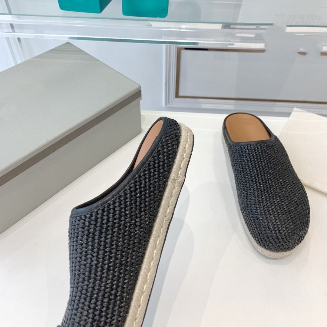 Grass Woven Breathable Round Toe Slippers