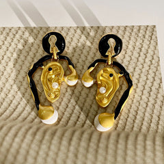 Ear Shaped Tassel Pearl Earrings