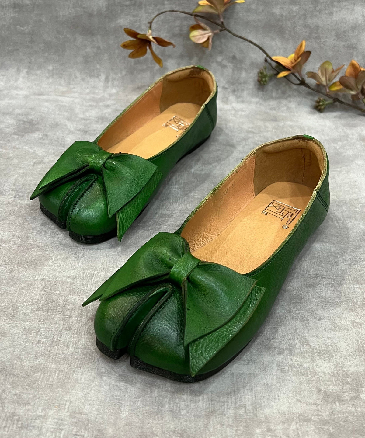 Women Green Bow Split Toe Cowhide Leather Flat Shoes For