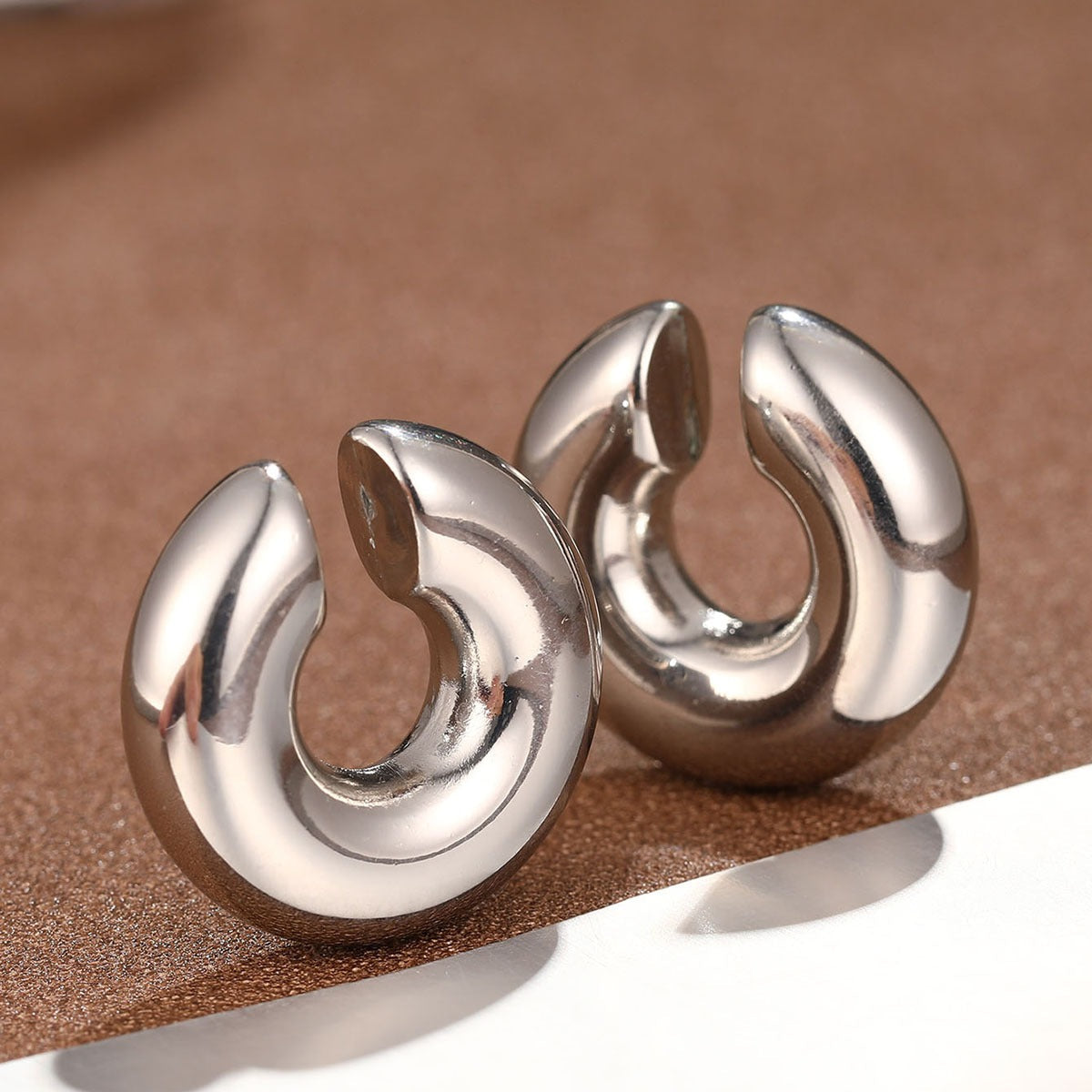 Hollow Thick C-shaped Clip Earrings