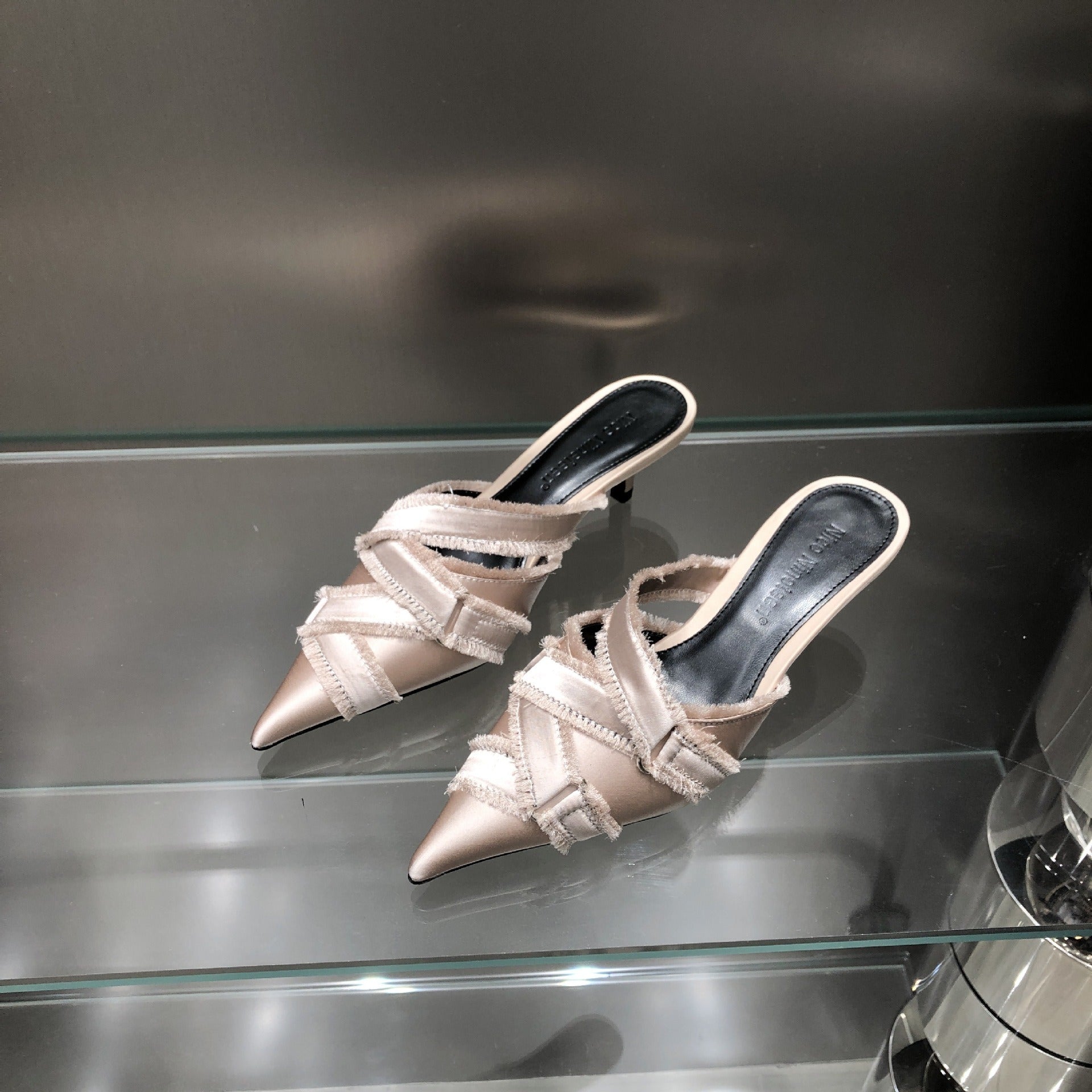 Solid Pointed Toe Mule Pumps