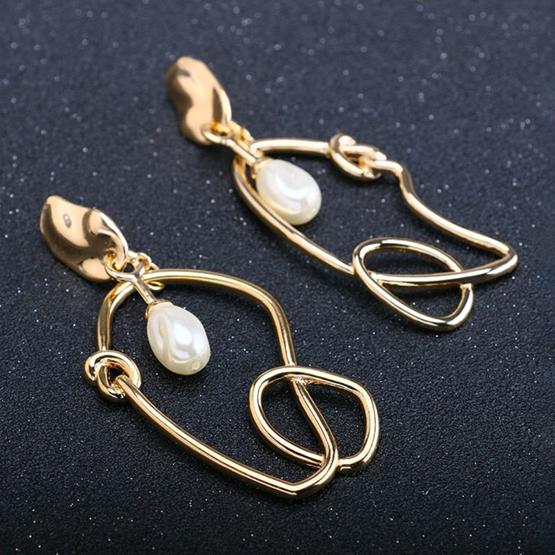 Dangling Faux Pearls Drop Earrings