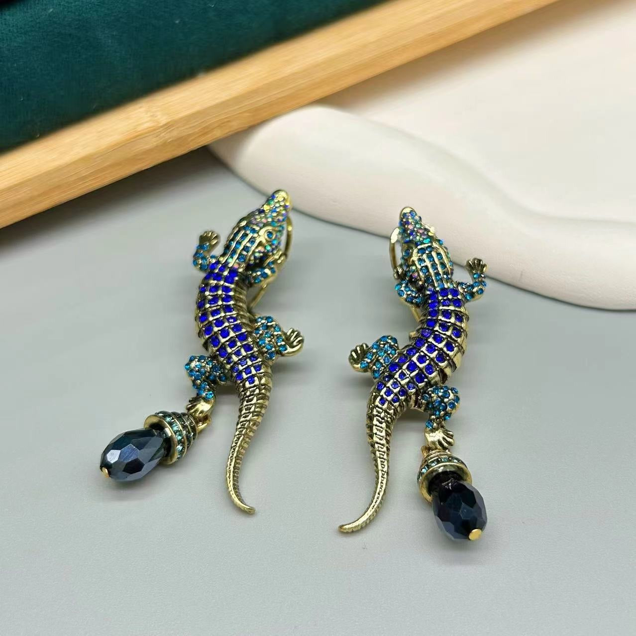 Crocodile Tassels Retro Earrings