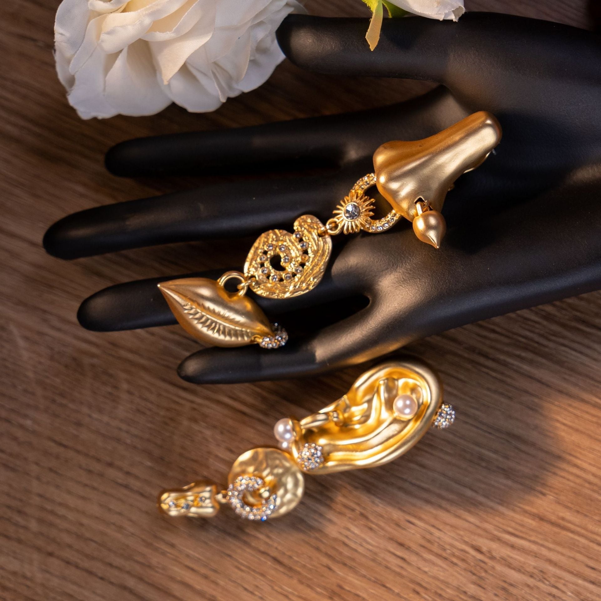 Retro Gold-Plated Anatomy Bijoux Drop Earring
