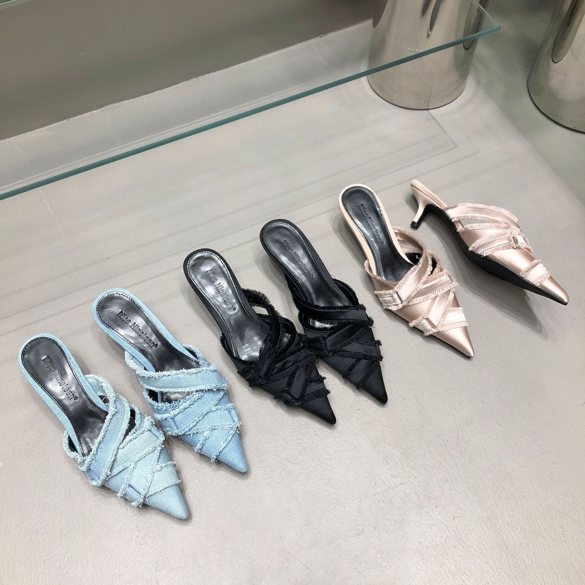 Solid Pointed Toe Mule Pumps
