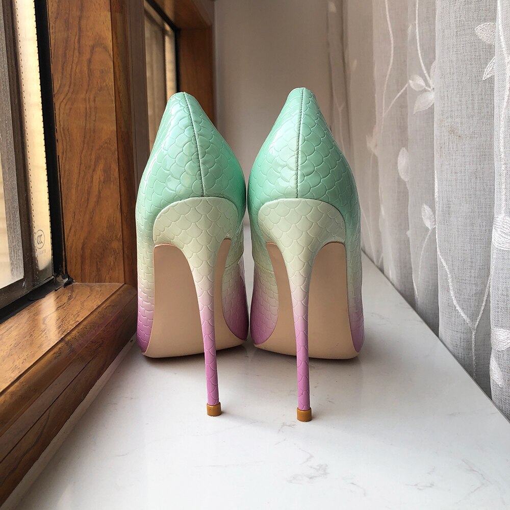 Gradient Pink Green Crocodile Pattern Pointed-Toe Shoes