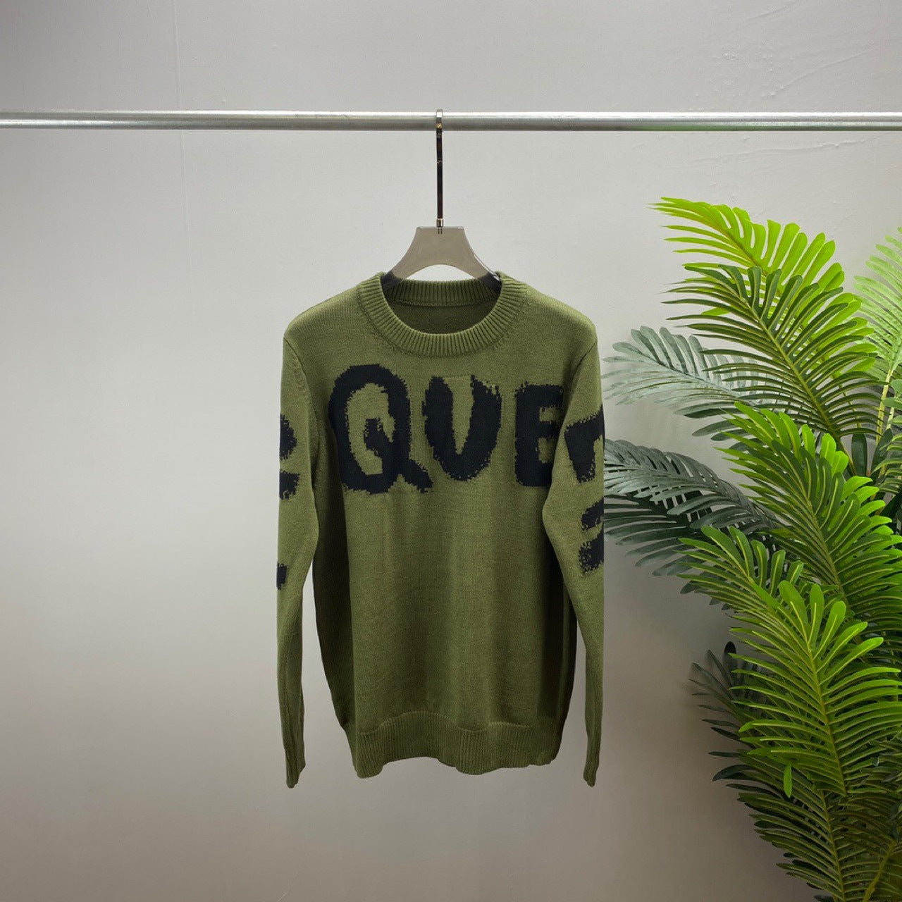 Queen Graffiti Knitwear