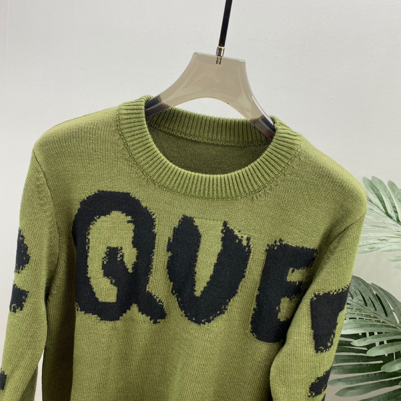 Queen Graffiti Knitwear