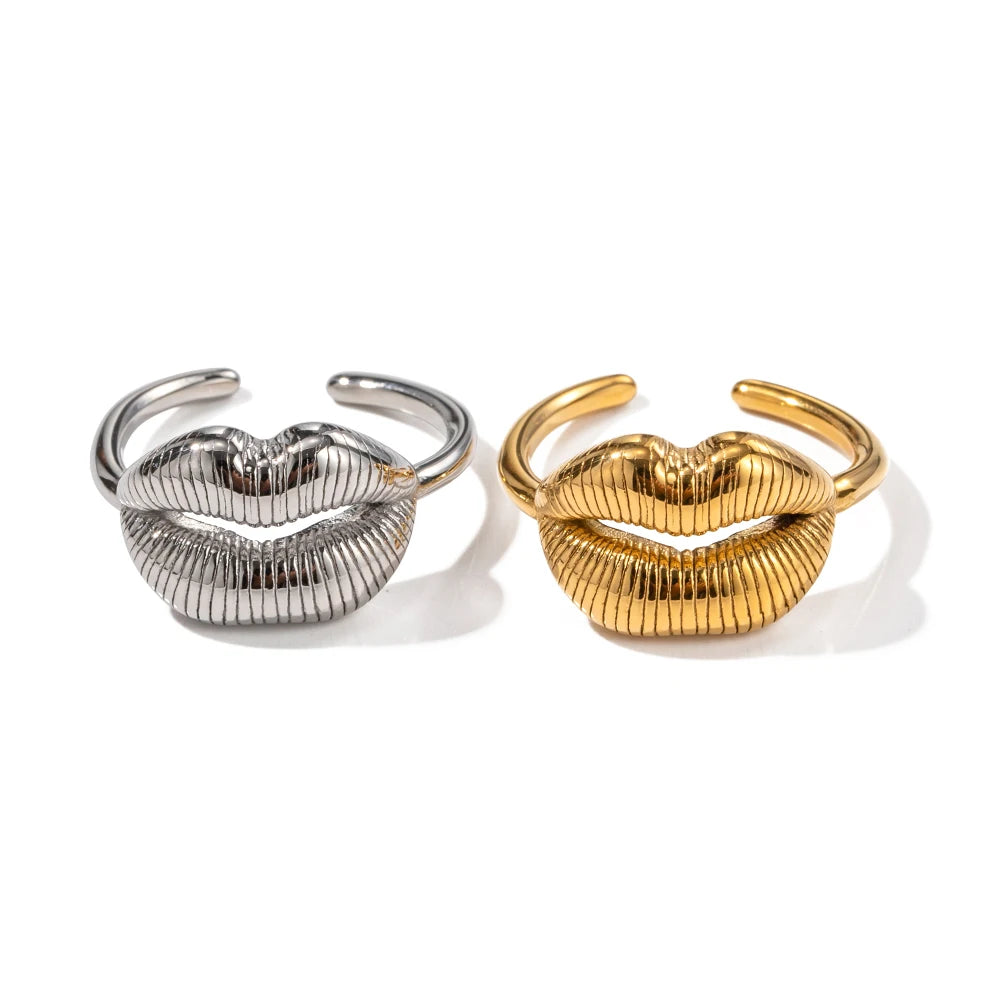 Ribbed Lips Plated Adjustable Ring