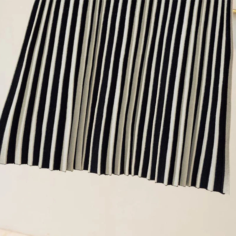 Contrast Stripes Midi Knit Skirt