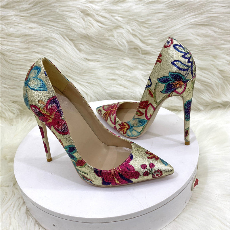 Gold Embroidered Flower Pointed-Toe Shoes