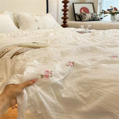 Princess style soft seersucker four-piece bedding set for girls floral bedding lace quilt cover dormitory bed sheet three-piece