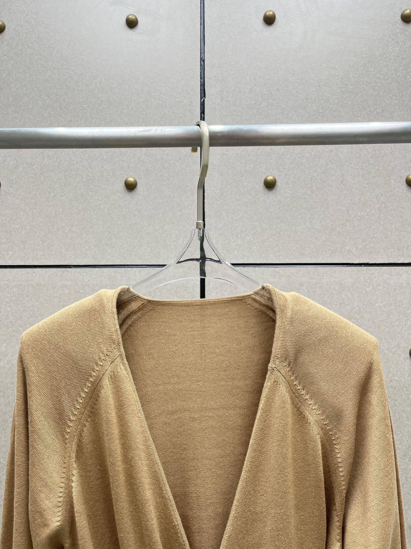 Oval Hip Buckle Wrap top