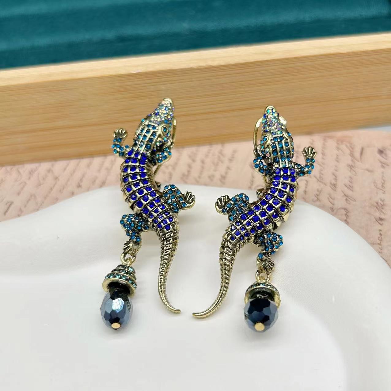 Crocodile Tassels Retro Earrings