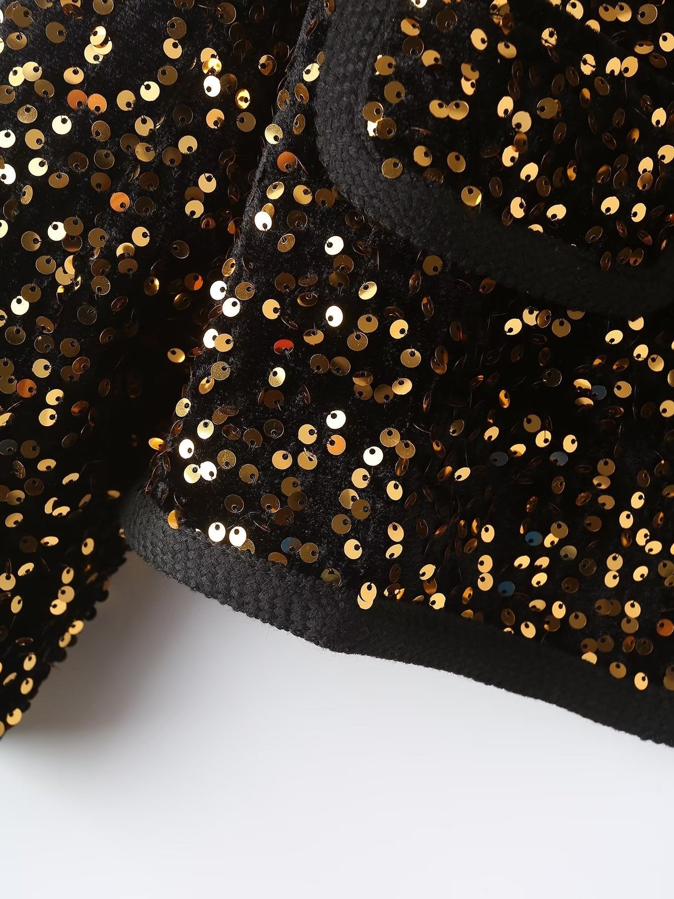 Round Neck Long Sleeved Sequined Short Jacket
