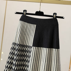 Pleated Geometric Print A-Line Skirt