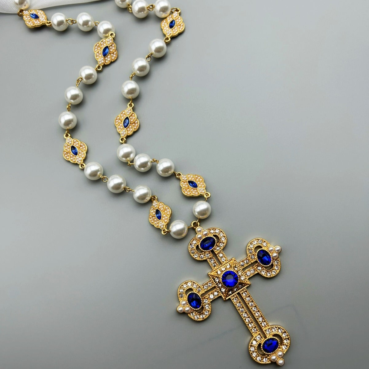 Retro Diamond Inlaid Cross Pendant Pearl Necklace