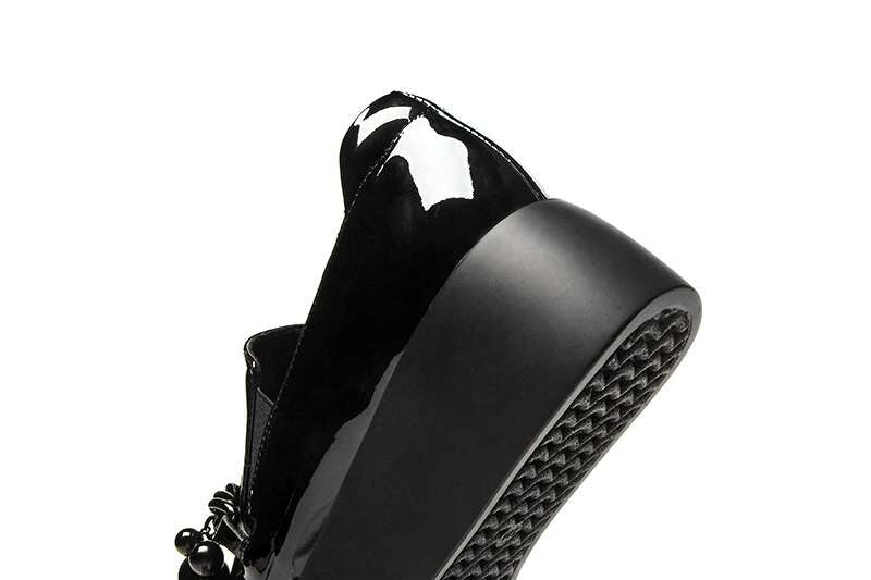 Metal Chain Deep Mouth Pointed Toe Mid-Heel Platform Shoes