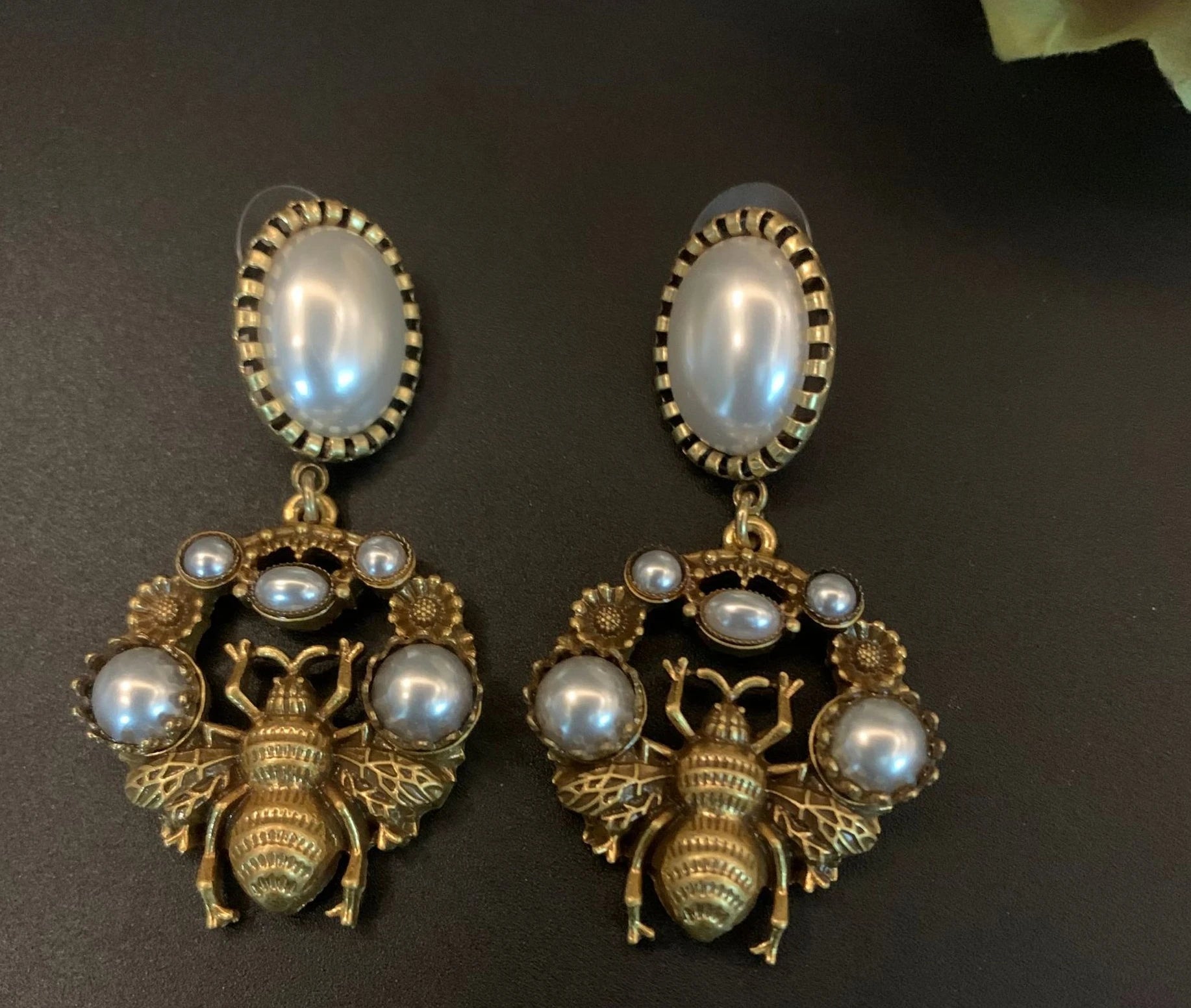 Elegant Palace Style Bee Earrings