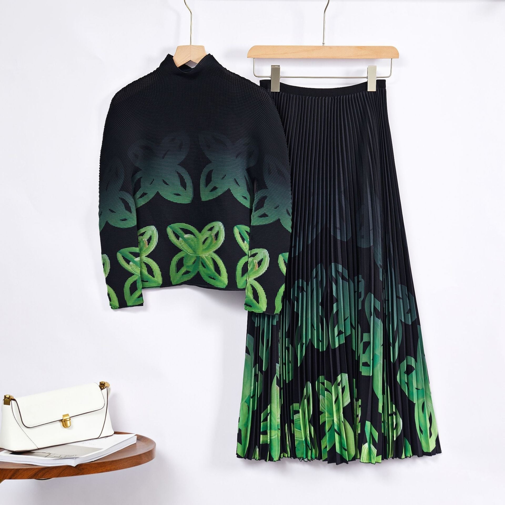 Contrast Floral Pleated Top+Skirt Set