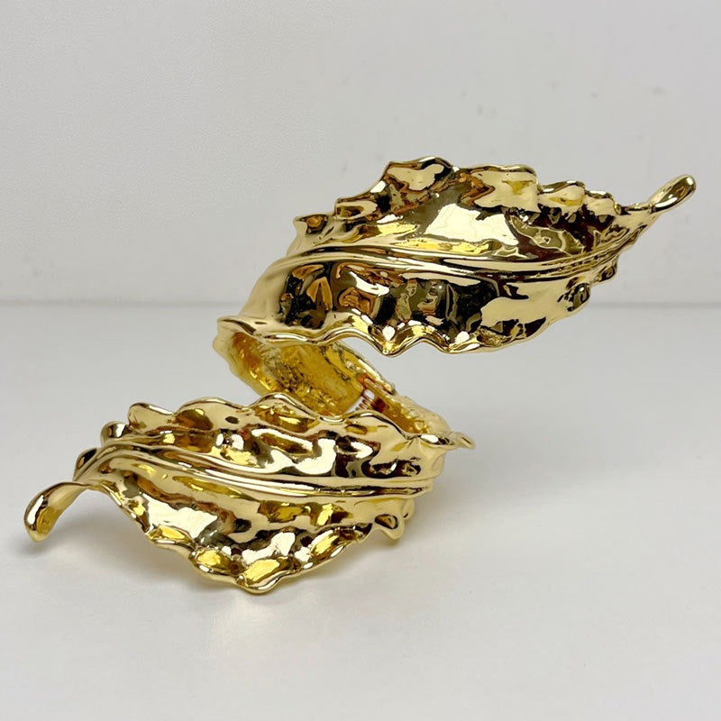 Retro Metal Leaf Spiral Open Bracelet