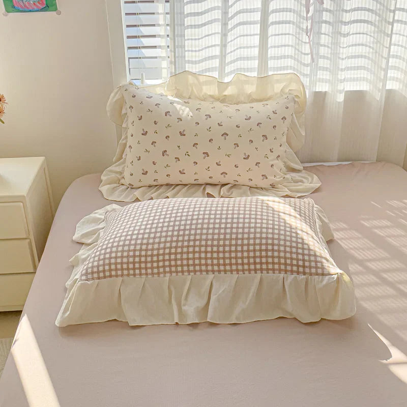 3pcs  Korean lace Duvet Cover Set (1*Duvet Cover + 2*Pillowcase, Without Core), Pink checkered print Bedding Set