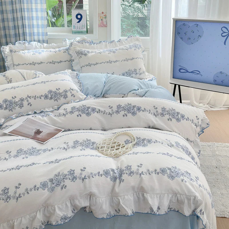 4pcs  Korean lace Duvet Cover Set (1*Duvet Cover +1 flat sheet + 2*Pillowcase, Without Core), Fresh Flower Print Bedding Set