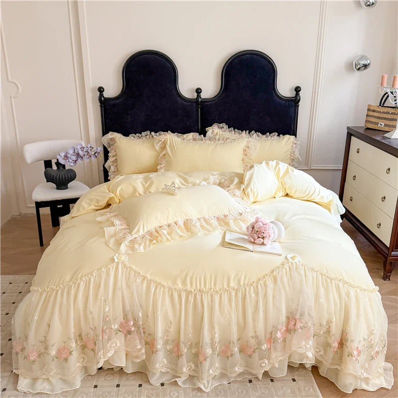 4Pcs Princess Wedding Bedding Set Korean Style Lace Flowers Embroidery Duvet Cover Bed Sheet/Fitted Sheet/Bed Skirt Pillowcases