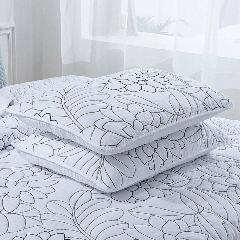 100% Cotton Embroidered Solid Color Flower 3pcs Printed Quilted Quilt Pillowcase Free Shipping