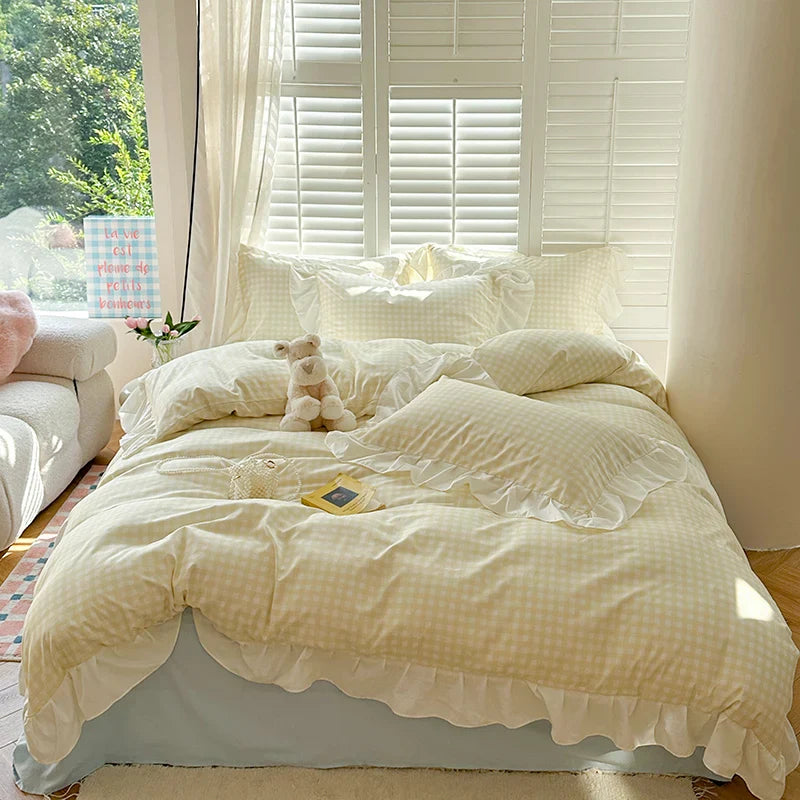 4pcs  Korean lace Duvet Cover Set (1*Duvet Cover +1 flat sheet + 2*Pillowcase, Without Core), Pink checkered print Bedding Set