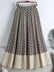 Contrast Hem Pleated Midi Skirt