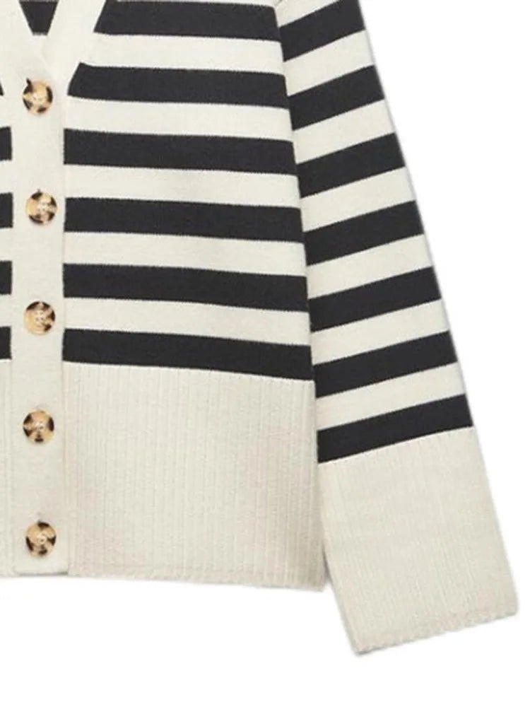 Contrast Stripes Knit Cardigan