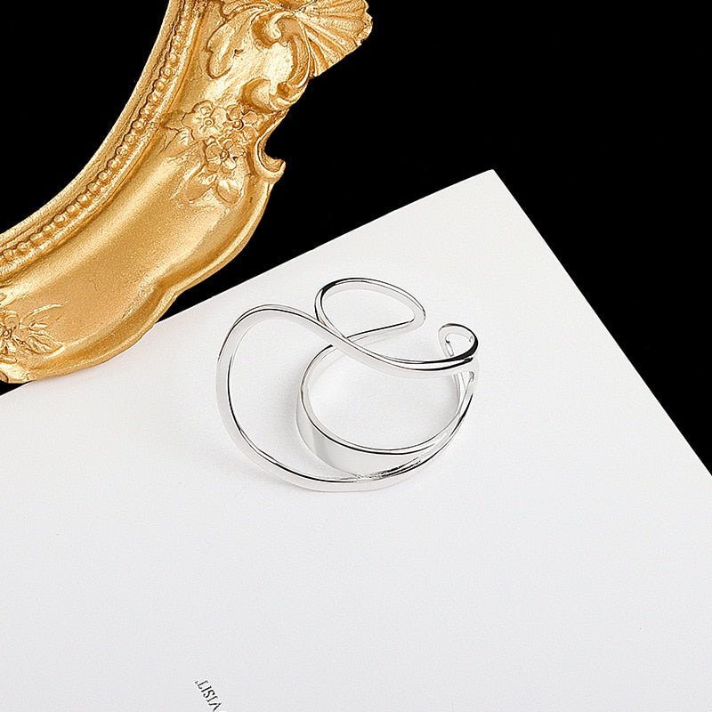 Glossy Swirl Resizable Ring