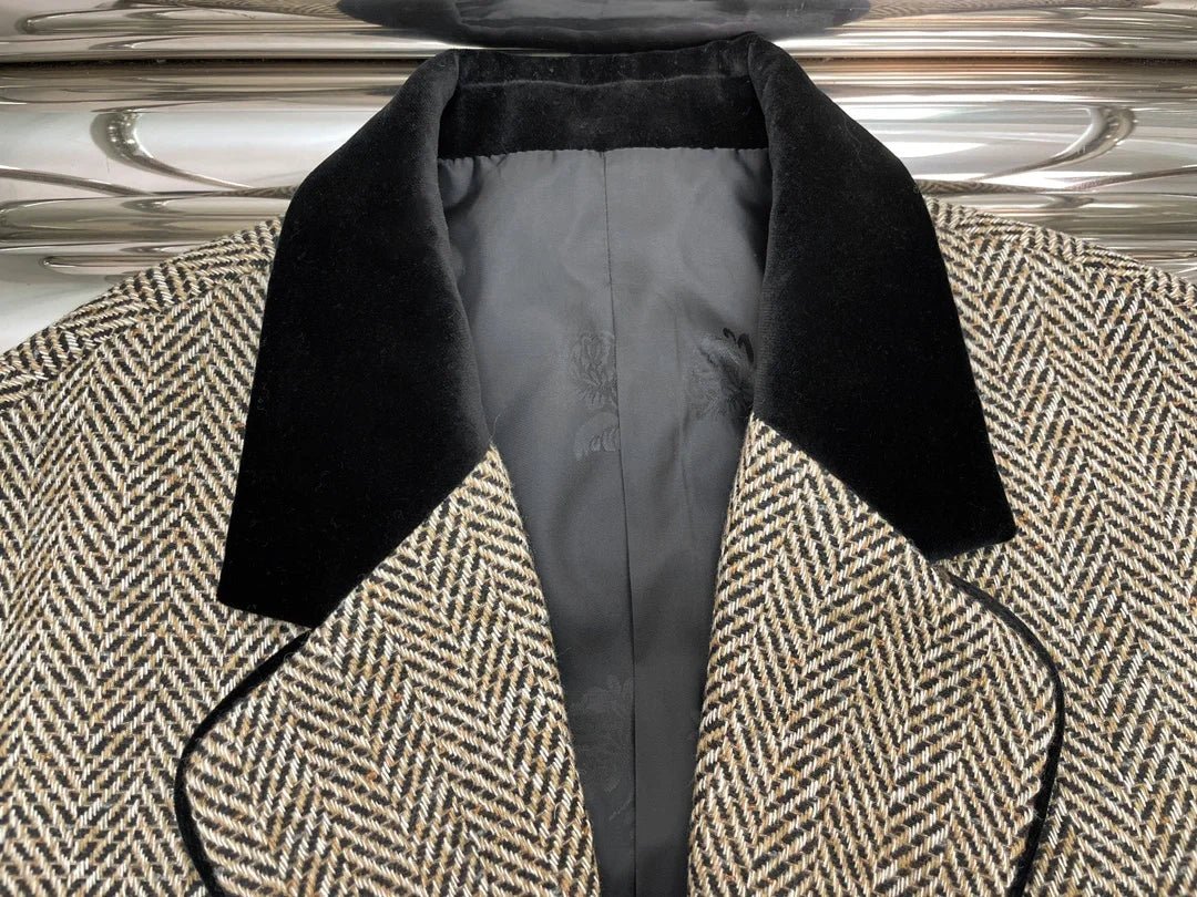 Gold Buttons Wool Blazer