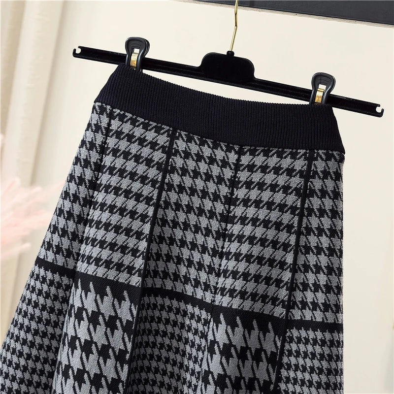 Houndstooth Grids Knit Midi Skirt