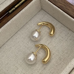 Curved Metal Pearl Earrings