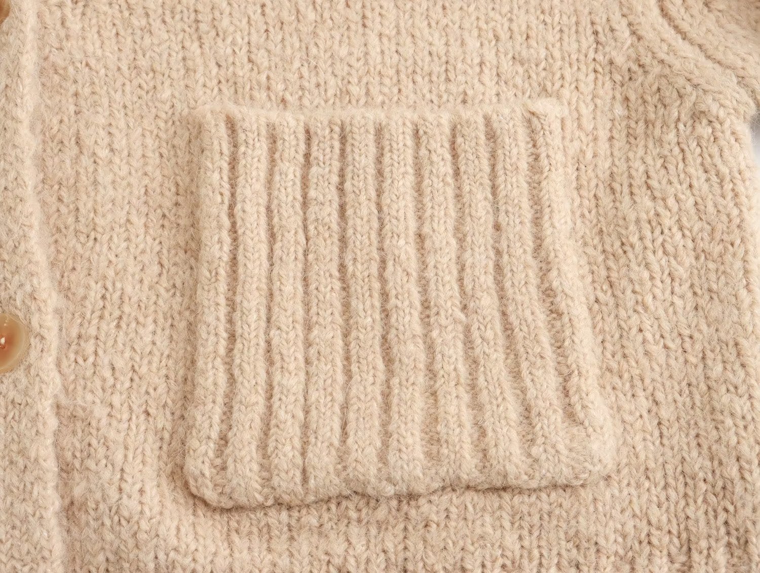 Ribbed Pockets Knitted Short Cardigan